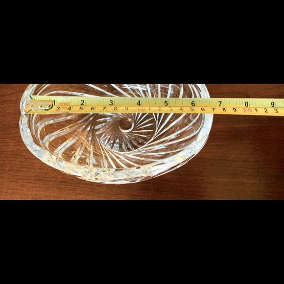 Heavy real lead crystal center piece fruit bowl candy bowl swirling pattern cut - Picture 5 of 6